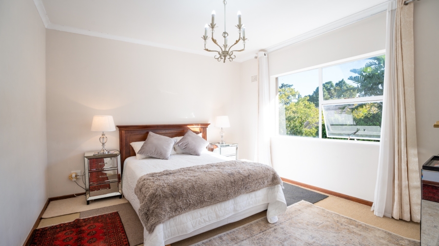 5 Bedroom Property for Sale in Uniepark Western Cape